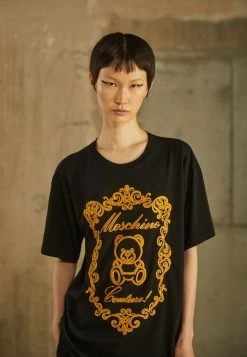 MOSCHINO EMBROIDERY BEAR - Print T-shirt - Fantasy Black 9 MOSCHINO EMBROIDERY BEAR - Print T-shirt - Fantasy Black -MOSCHINO SHOP 01cb898c9a8c46d78667d7581134716f