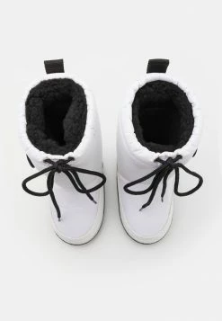 MOSCHINO TEDDY BEAR PATCH UNISEX - Winter Boots - White -MOSCHINO SHOP 05cf05e2103b4af3887e0abfed9eda60