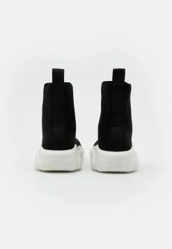 MOSCHINO High-top Trainers - Nero -MOSCHINO SHOP 0b3688190ef34b60aa2603199473f164