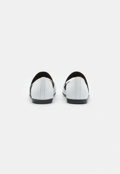 MOSCHINO Ballet Pumps - White/black -MOSCHINO SHOP 11bec2019ce446aeb2fccc75d60ef59f