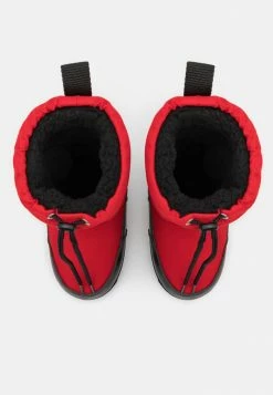 MOSCHINO MAXI LOGO PRINT UNISEX - Winter Boots - Red/black -MOSCHINO SHOP 18eb63090feb4d979749abf1c80dcad3