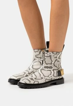 MOSCHINO Classic Ankle Boots - Roccia