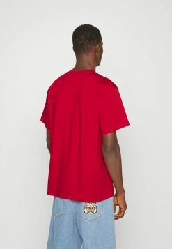 MOSCHINO MIRROR BEAR - Print T-shirt - Fantasy Red -MOSCHINO SHOP 27cf7b4d056d4338b4900d8363da1288