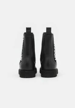 MOSCHINO Classic Ankle Boots - Nero -MOSCHINO SHOP 2936970b32bc4dabb4a542f32f30756e