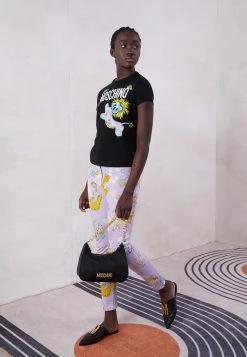 MOSCHINO LOGO CIRCUS - Slim Fit Jeans - Fantasy Violet