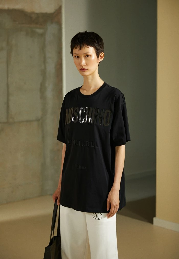 MOSCHINO VINYL COUTURE MILANO - Print T-shirt - Fantasy Black 3 MOSCHINO VINYL COUTURE MILANO - Print T-shirt - Fantasy Black - Image 3
