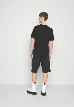 MOSCHINO Print T-shirt - Black -MOSCHINO SHOP 3e97fbc4c5334edb8f432374a93c0d7d