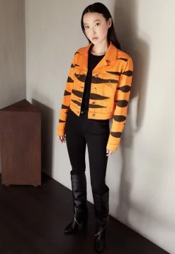 MOSCHINO STAMP LOOK TIGER ON STRETCH - Denim Jacket - Orange