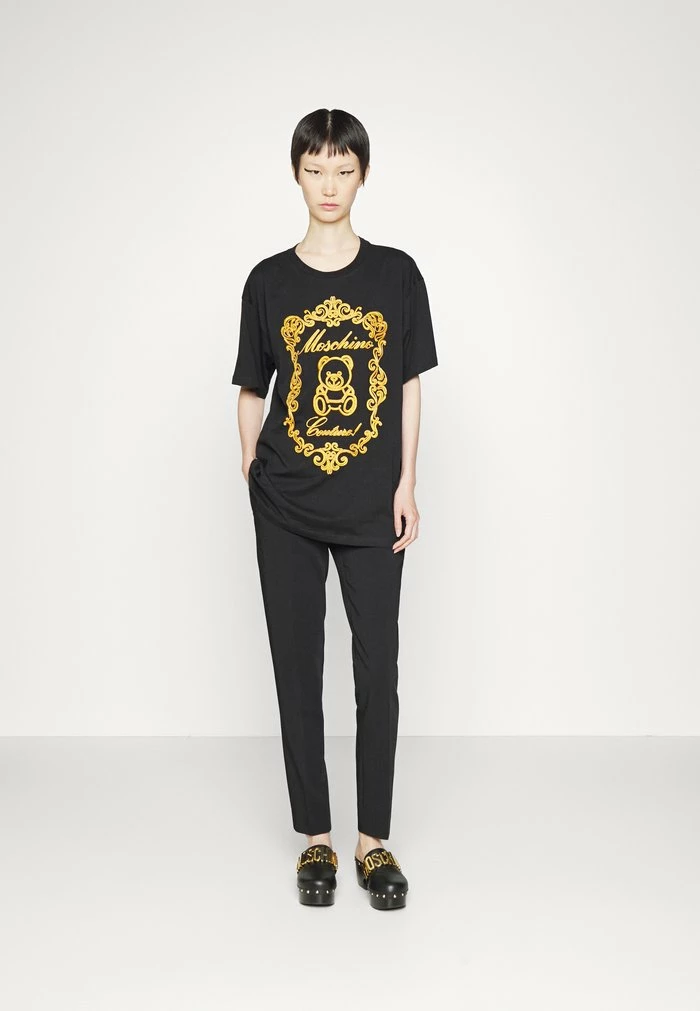 MOSCHINO EMBROIDERY BEAR - Print T-shirt - Fantasy Black 2 MOSCHINO EMBROIDERY BEAR - Print T-shirt - Fantasy Black - Image 2