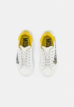 MOSCHINO MINIONS - Trainers - White/yellow/black -MOSCHINO SHOP 4d36c91473224157b673f53592566bbe