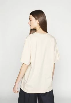 MOSCHINO HOLLYWOOD MUSICAL - Print T-shirt - Ivory -MOSCHINO SHOP 5cdd1ec4a07746bb8b9f8ad434f63365