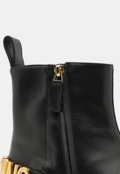 MOSCHINO Classic Ankle Boots - Nero -MOSCHINO SHOP 5f8f78f359a5424fb7bbf838e34c7309