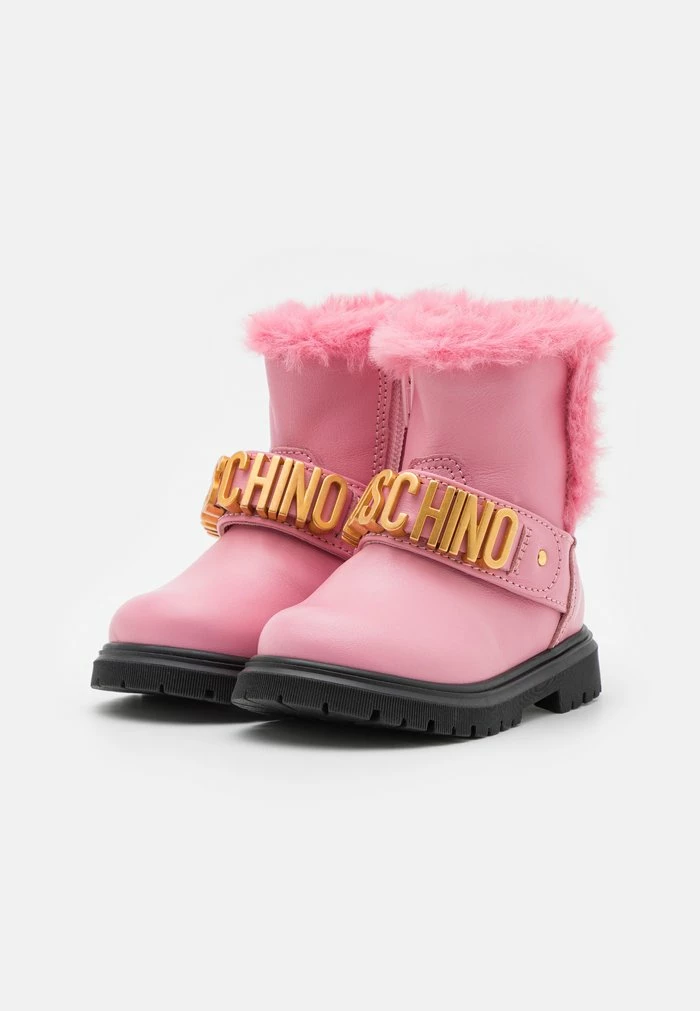 MOSCHINO ANKLE BOOTS LETTERING LOGO - Classic Ankle Boots - Pink 2 MOSCHINO ANKLE BOOTS LETTERING LOGO - Classic Ankle Boots - Pink - Image 2