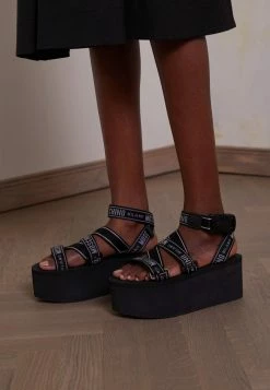 MOSCHINO Platform Sandals - Nero -MOSCHINO SHOP 736e0d3d096644cabd367ca79fd3cd83