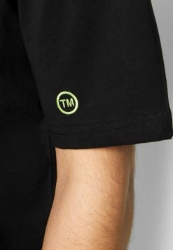 MOSCHINO Print T-shirt - Black -MOSCHINO SHOP 7f8fb3739fa048c581aae574e8301d5e