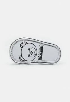 MOSCHINO UNISEX - First Shoes - Silver -MOSCHINO SHOP 84cb3e0ff07d4dc0880824d55026d64d