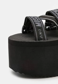 MOSCHINO Platform Sandals - Nero -MOSCHINO SHOP 86cb95bf3b6f4792a179646207200f2e