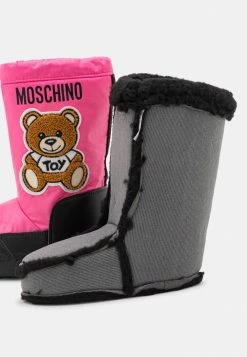MOSCHINO MAXI TEDDY BEAR PATCH - Winter Boots - Pink -MOSCHINO SHOP 88091592a2dc4dfbab01833a295dfb94