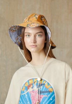 MOSCHINO HOLLYWOOD MUSICAL - Print T-shirt - Ivory -MOSCHINO SHOP 89f92f7a939a4055b25a1e6bd0ed3376