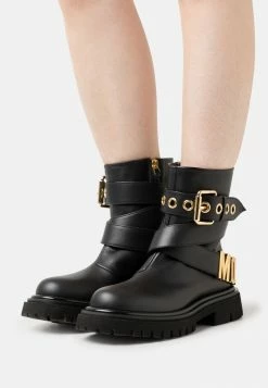 MOSCHINO Classic Ankle Boots - Nero