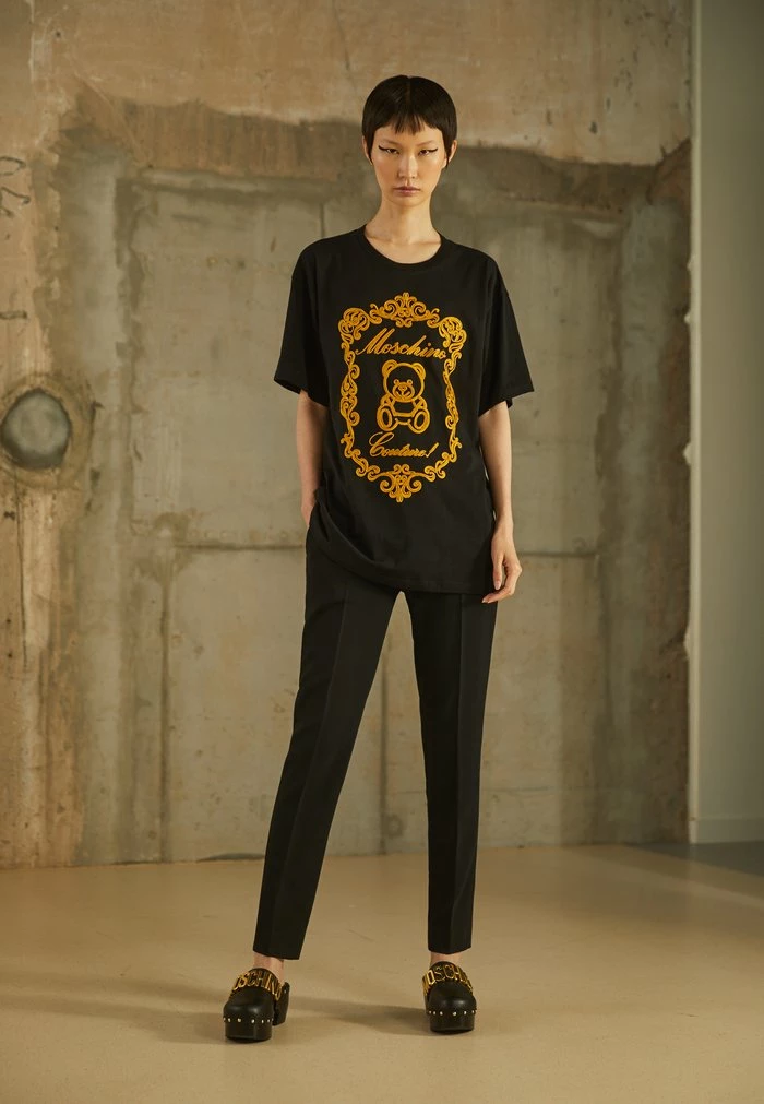 MOSCHINO EMBROIDERY BEAR - Print T-shirt - Fantasy Black 1 MOSCHINO EMBROIDERY BEAR - Print T-shirt - Fantasy Black