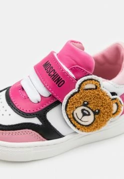 MOSCHINO BOX SOLE LACE STRAP FABRIC TEDDY BEAR PATCH AND LOGO - Trainers - Pink/fuxia/white/black -MOSCHINO SHOP 9462fd77a47844b58f44ba1d526a4632