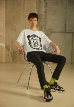 MOSCHINO EMBROIDERY BEAR - Print T-shirt - Fantasywhite