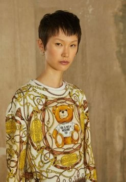 MOSCHINO MILITARY SCARF - Sweatshirt - Fantasy Ivory -MOSCHINO SHOP 9e2c12899ac34e92a3024d45ad5a8f41