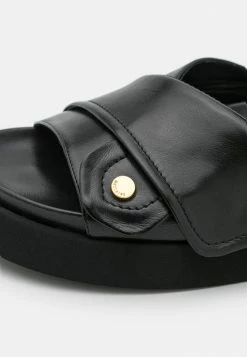 MOSCHINO Sandals - Nero -MOSCHINO SHOP 9ed8d70a073f4029b0432e7705ab9e11