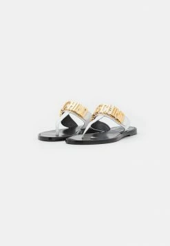 MOSCHINO T-bar Sandals - Bianco 9 MOSCHINO T-bar Sandals - Bianco -MOSCHINO SHOP 9fd1bffcf9c94fdfa1e937fe77a7d696