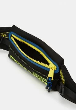 MOSCHINO LOGO GROUP UNISEX - Bum Bag - Fantasy Print Black -MOSCHINO SHOP a0d802b4139d4296b73278080cc7f02b