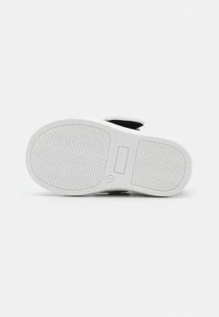 MOSCHINO UNISEX - Trainers - Black/white 10 MOSCHINO UNISEX - Trainers - Black/white -MOSCHINO SHOP a8811bc7a5a344ae93841b0493164723