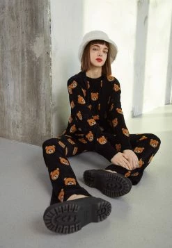 MOSCHINO INTARSIA BEAR - Trousers - Fantasy Black