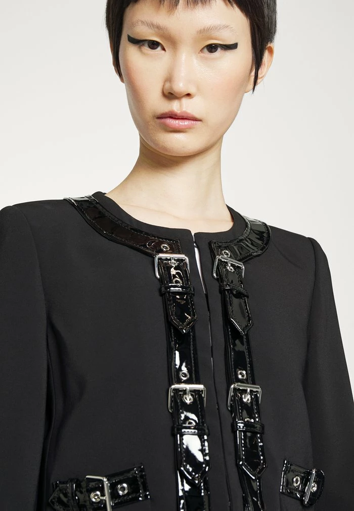 MOSCHINO BONDAGE BUCKLE - Blazer - Fantasy Black 6 MOSCHINO BONDAGE BUCKLE - Blazer - Fantasy Black - Image 6