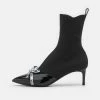 MOSCHINO Classic Ankle Boots - Nero