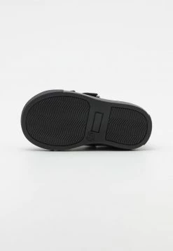 MOSCHINO BOX SOLE STRAP MAXI LOGO PRINT UNISEX - Trainers - Black -MOSCHINO SHOP b9c79a45907d4b60b30a487e5c636e80