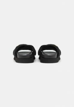 MOSCHINO Mules - Nero 10 MOSCHINO Mules - Nero -MOSCHINO SHOP c0433e3e4c0644b2867eb53084c94937