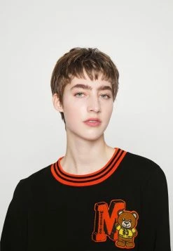 MOSCHINO VARSITY GROUP - Sweatshirt - Black -MOSCHINO SHOP c177abfd23ba49bfa05176ef55fc82a8