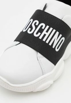 MOSCHINO TEDDY SOLE MAXI LOGO PRINT UNISEX - Trainers - White/black -MOSCHINO SHOP ca4fdcb456454819ae4e6996851a97fd