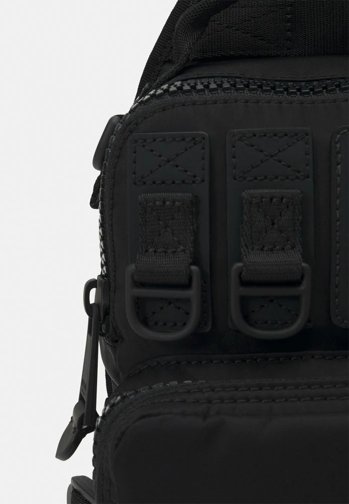 MOSCHINO DOUBLE SMILE LOGO - Across Body Bag - Fantasy Black 4 MOSCHINO DOUBLE SMILE LOGO - Across Body Bag - Fantasy Black - Image 4