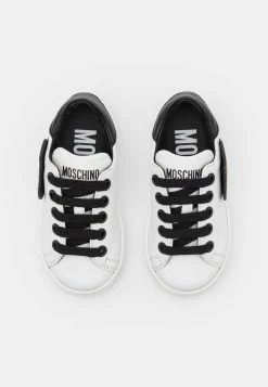 MOSCHINO BOX SOLE LACE TEDDY BEAR PATCH UNISEX - Trainers - White/black -MOSCHINO SHOP cdd3e52d34ab495db139216a418b9d39