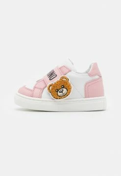 MOSCHINO BOX SOLE STRAP FABRIC TEDDY BEAR PATCH AND LOGO PRINT - Trainers - Pink/white