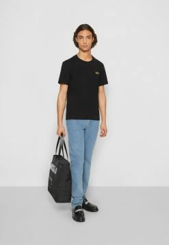 MOSCHINO Basic T-shirt - Black -MOSCHINO SHOP d315b00461cf45bab2b7e70aac2a2028