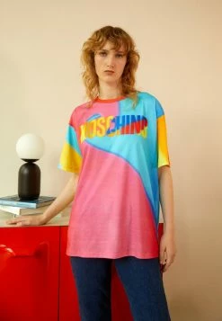 MOSCHINO PROJECTION - Print T-shirt - Fantasy -MOSCHINO SHOP dd2e53279e8f4aaab768ec0d05e56897