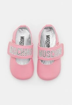 MOSCHINO NEWBORN MARY JANE LOGO - First Shoes - Pink -MOSCHINO SHOP e05891ec4d204101a9e9e800a523453d