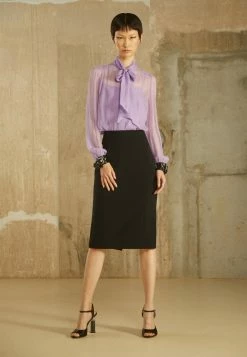 MOSCHINO BONDAGE BUCKLE - Button-down Blouse - Fantasy Violet