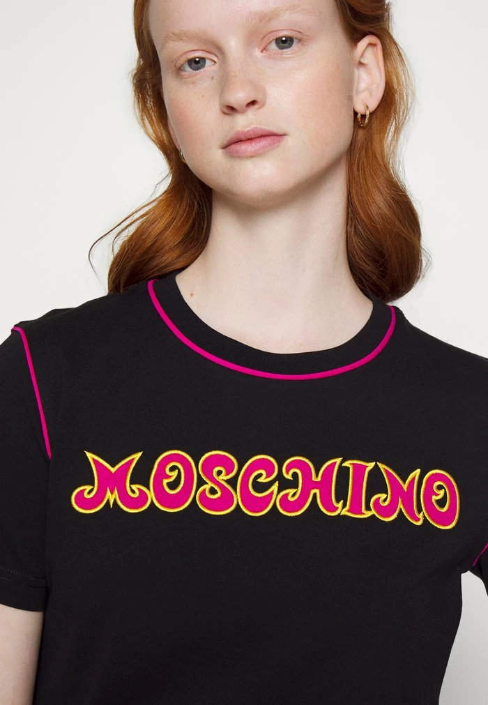 MOSCHINO EMBROIDERED SEASONAL - Print T-shirt - Black 8 MOSCHINO EMBROIDERED SEASONAL - Print T-shirt - Black - Image 8