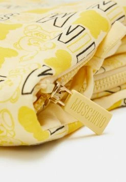 MOSCHINO BABY NEST UNISEX - Footmuff - Banana -MOSCHINO SHOP fe35ec2a486c40bbb26feed4baefeb81
